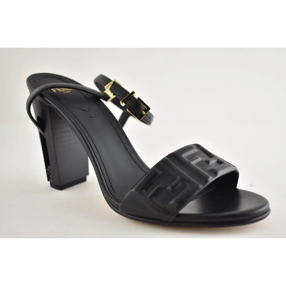 Fendi delfina sandal